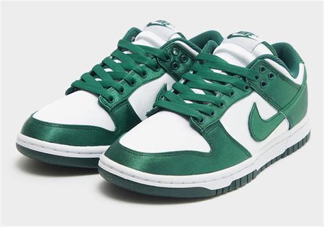 nike green dunks low